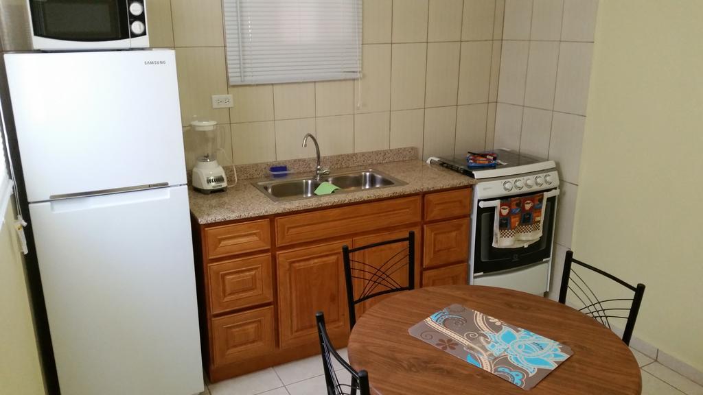 Paramira Apartment Oranjestad Habitación foto